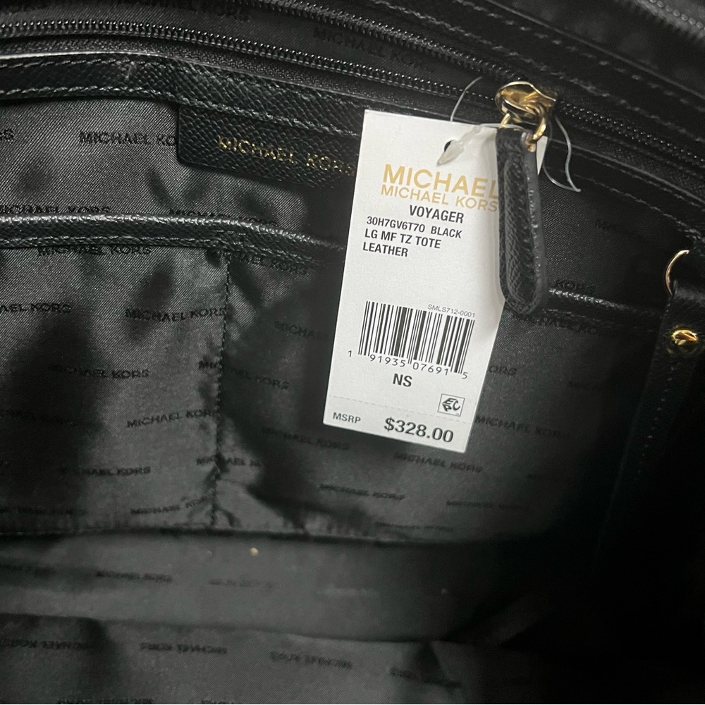 Michael Kors Limited Edition Voyager Love Tote Bag Black Stud Large Purse NWT - Picture 2 of 16